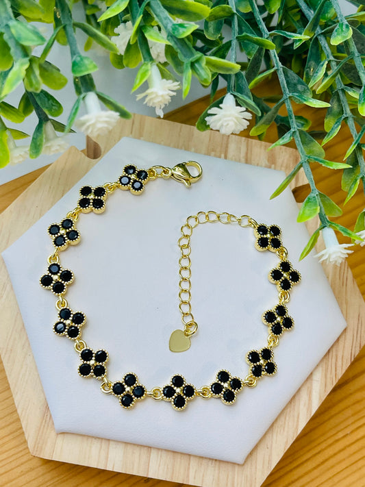 Clover black