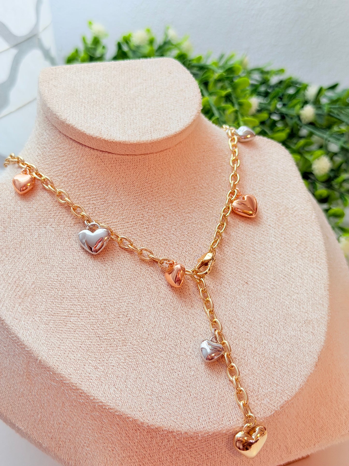 Collar de corazones largo