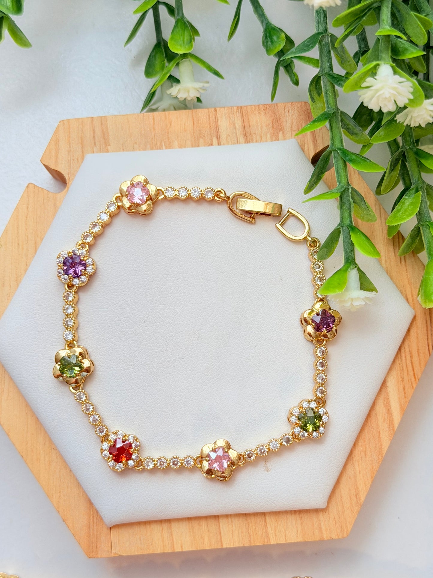 Pulsera multicolor de flor
