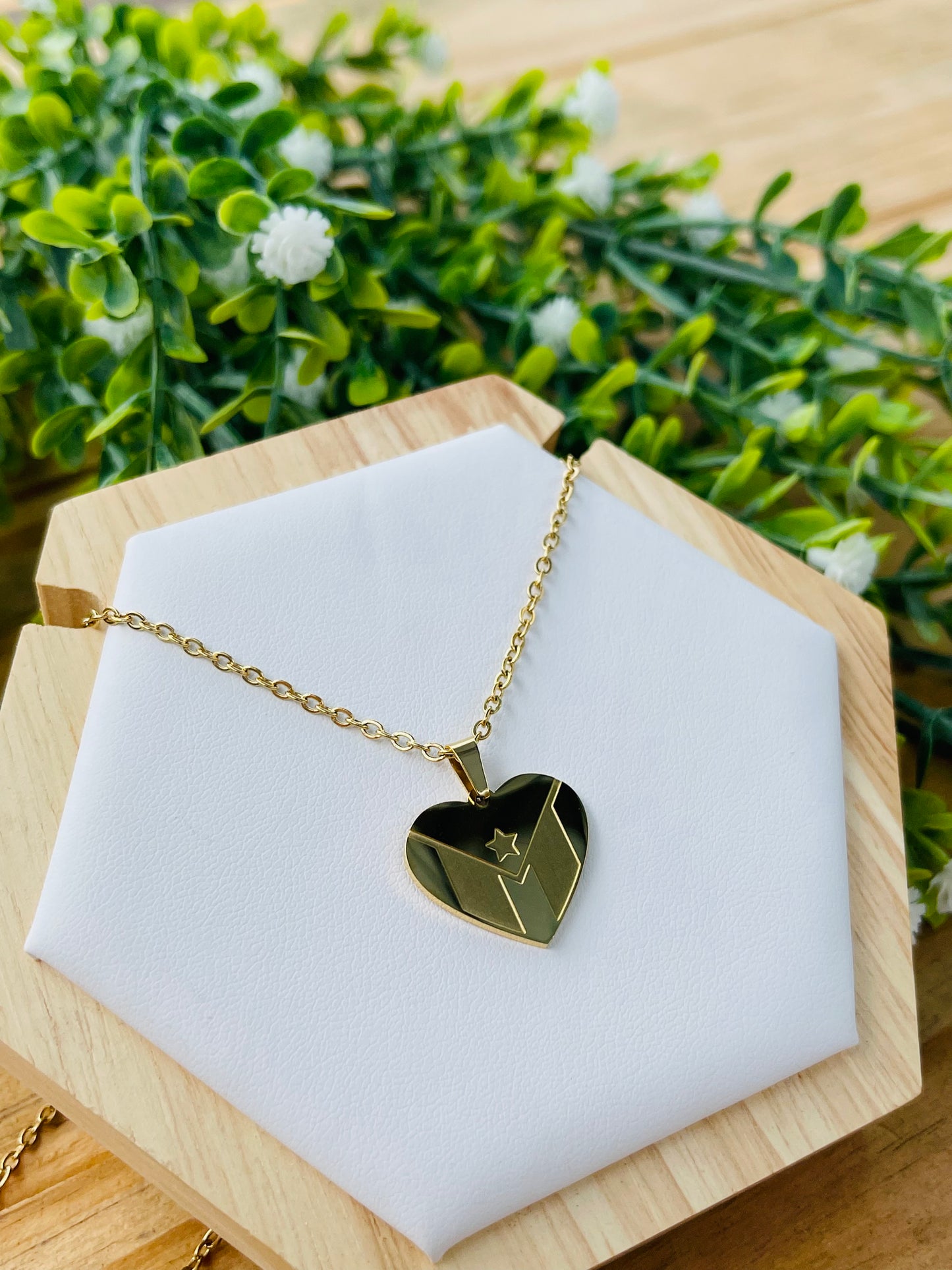 LOVE PR NECKLACES