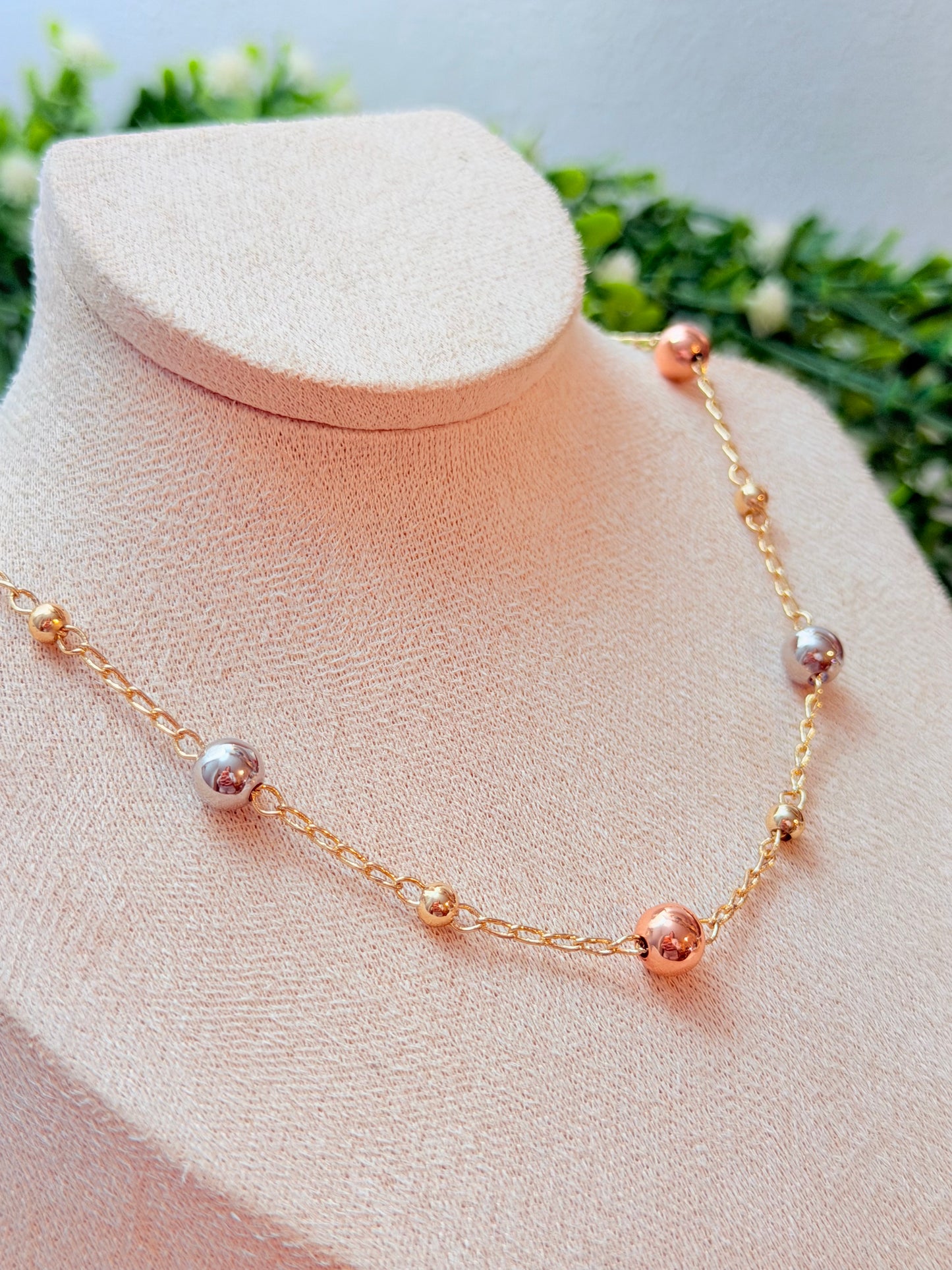 Collar de bolitas