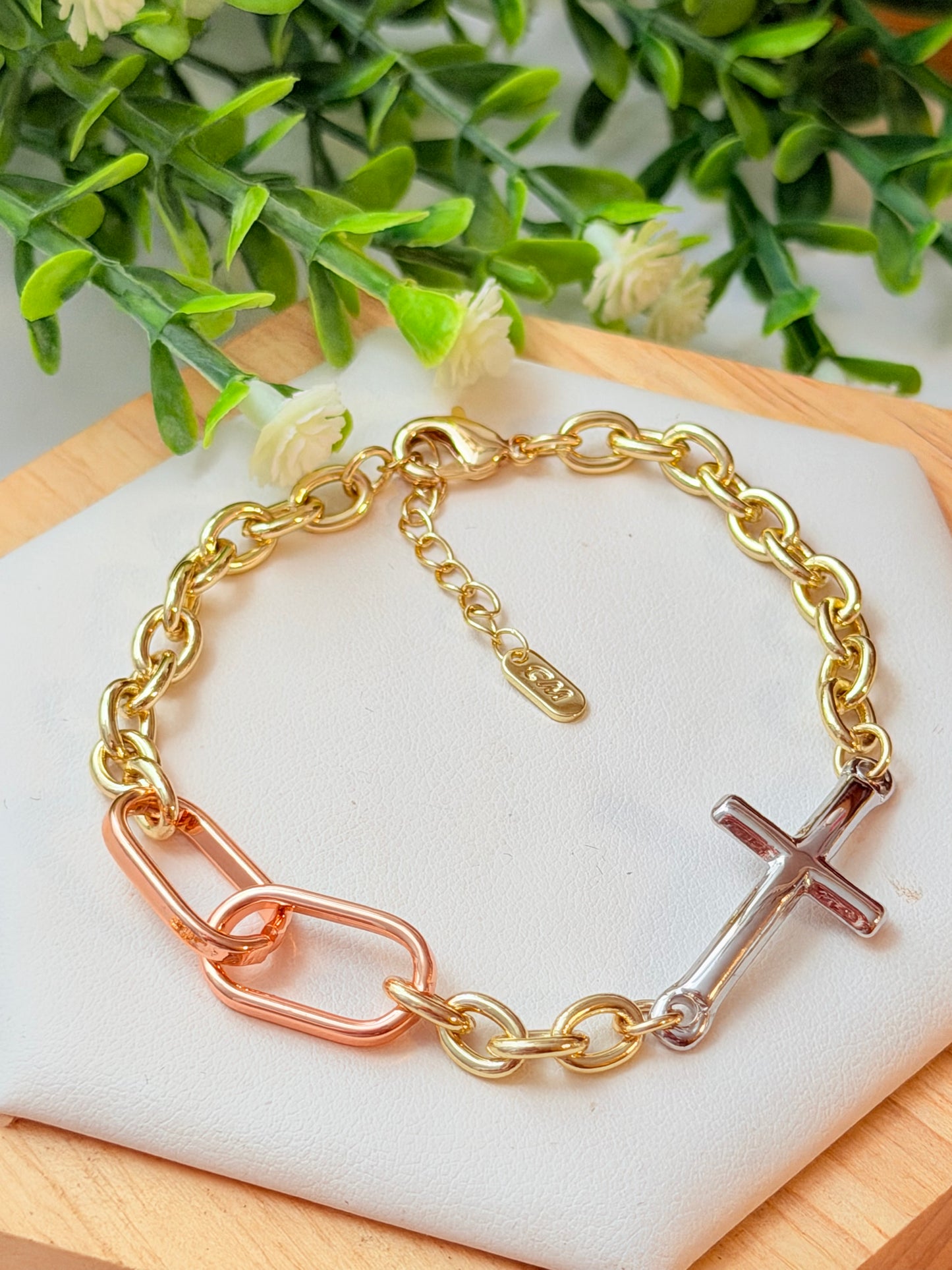 Pulsera cruz