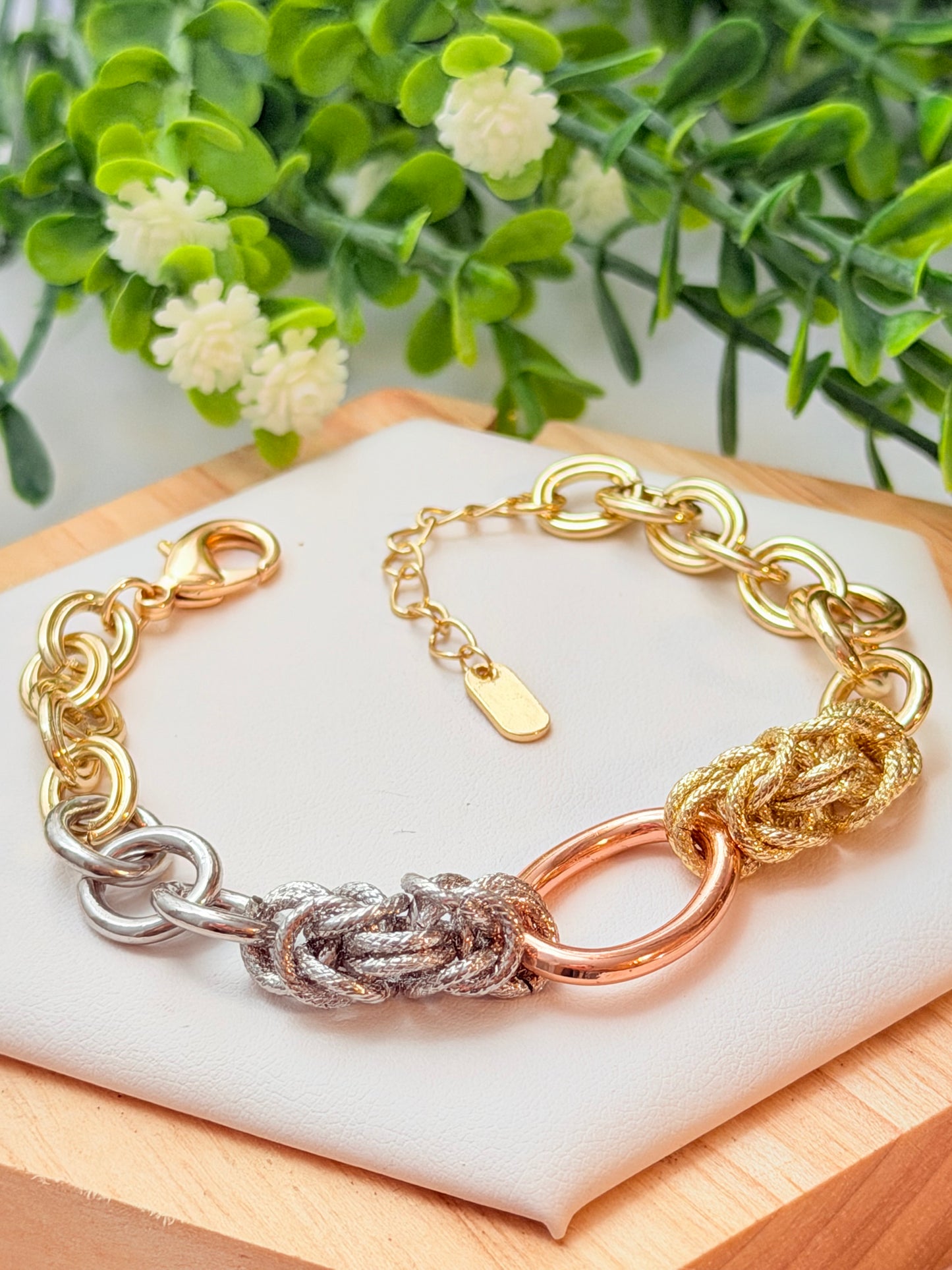 Pulsera con centro rosado