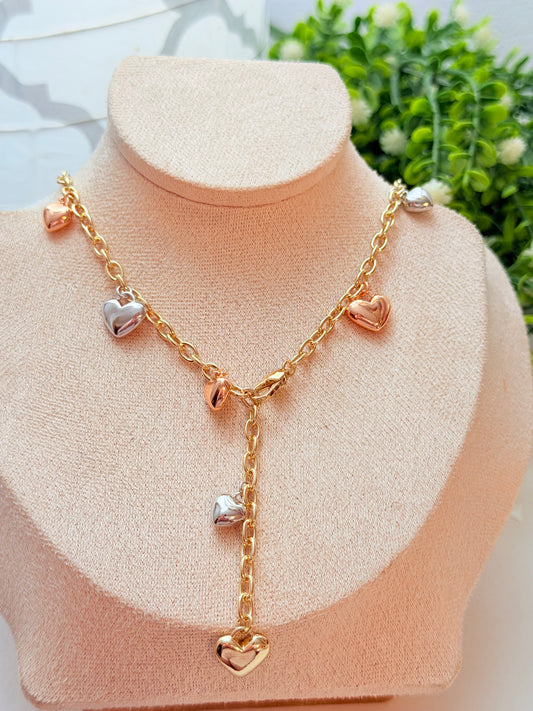 Collar de corazones largo
