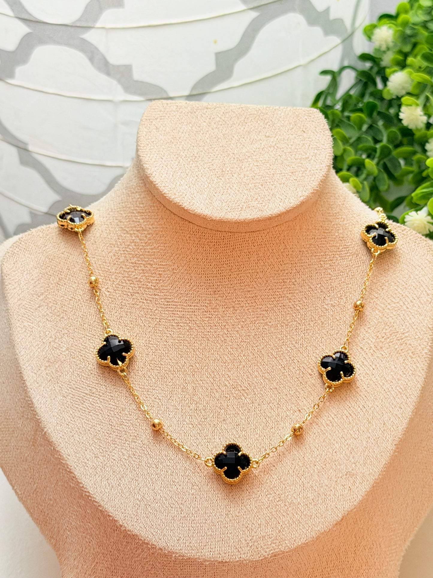 Collar claff cristal negra