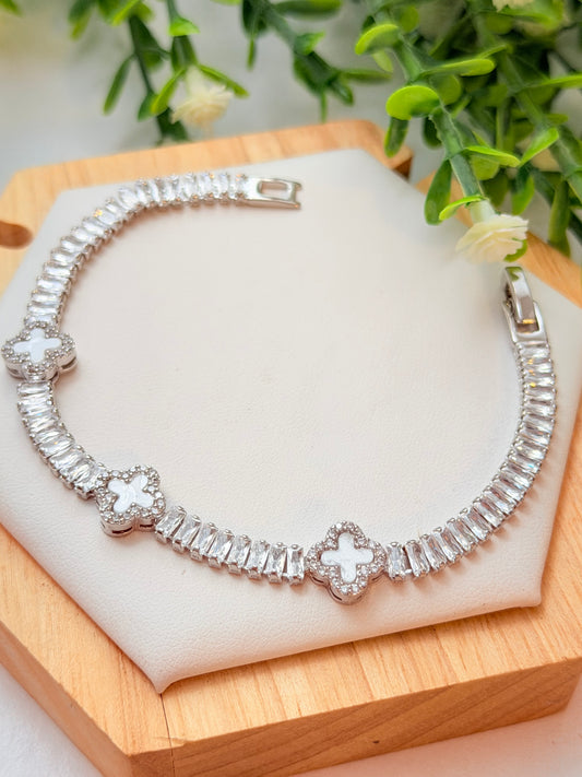 Pulsera claff plata de 3