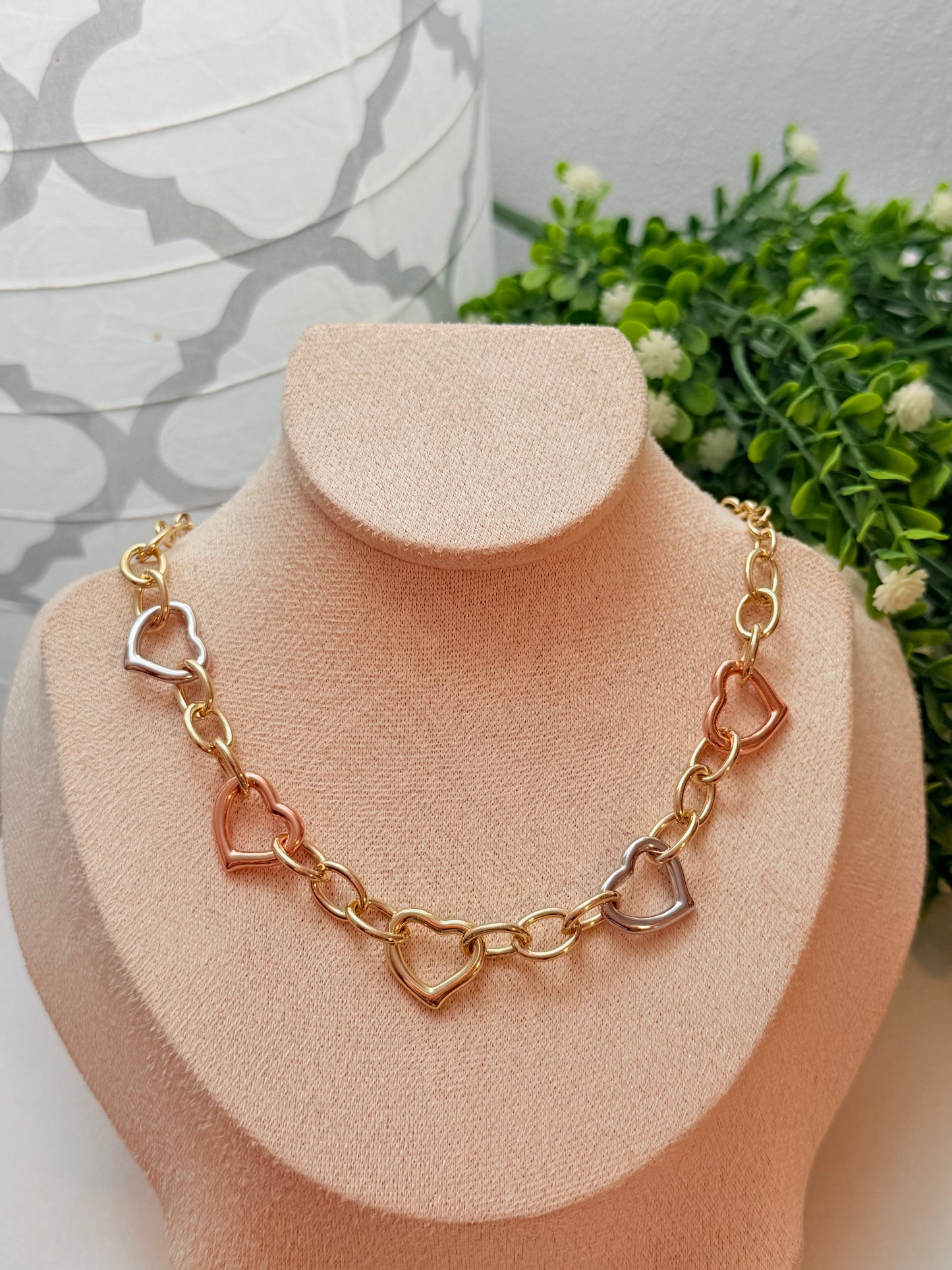 Collar de corazones medianos