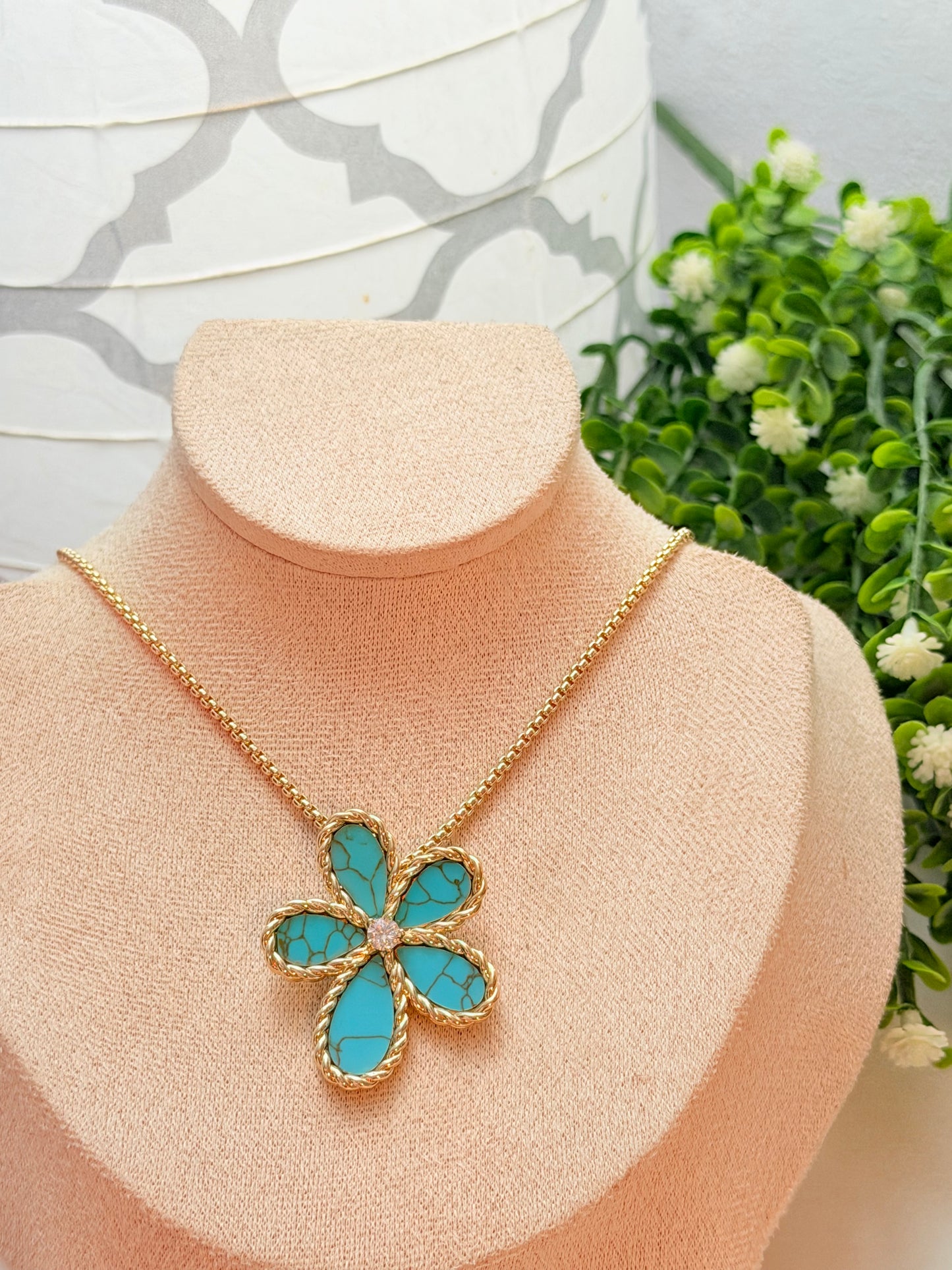 Collar flor turquesa