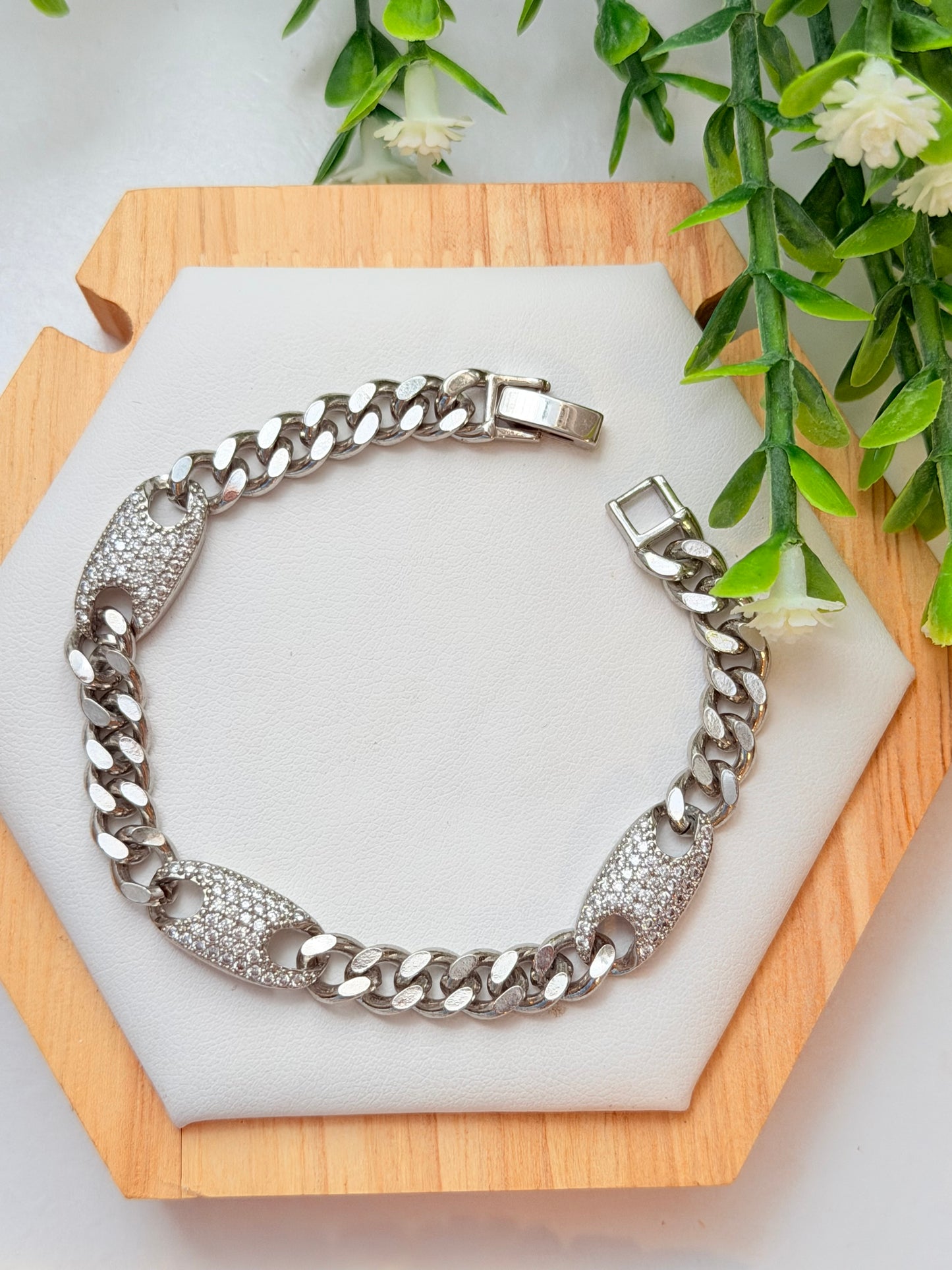 Pulsera cubana con eslabones Gucci