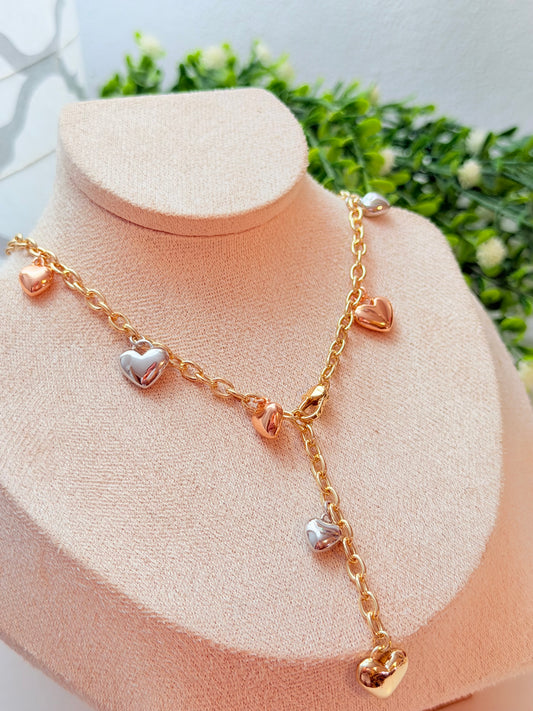 Collar de corazones largo