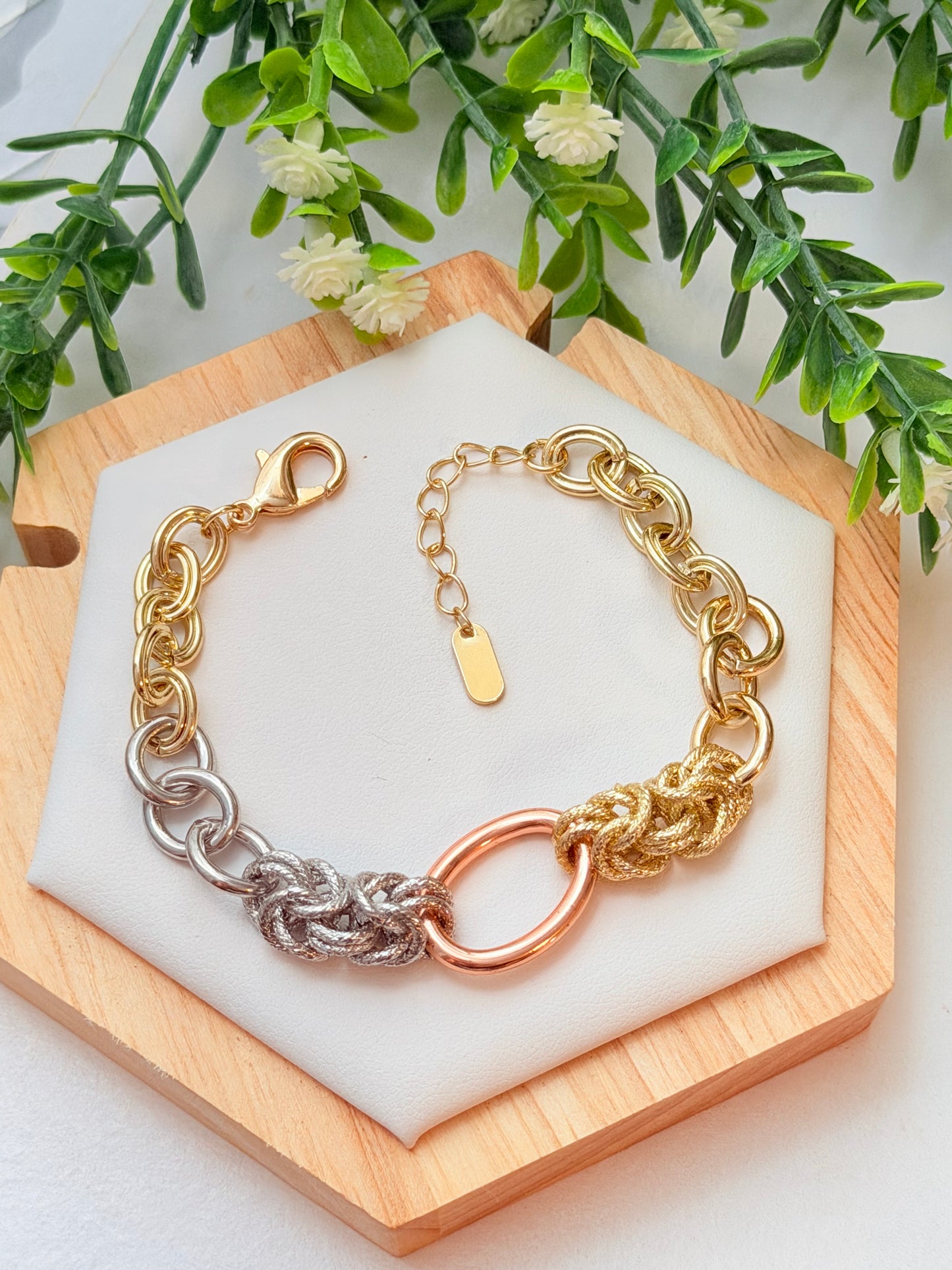 Pulsera con centro rosado