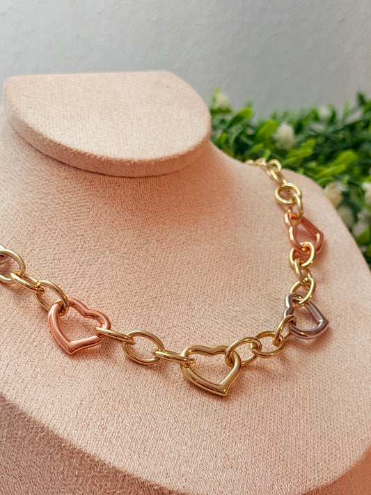 Collar de corazones medianos
