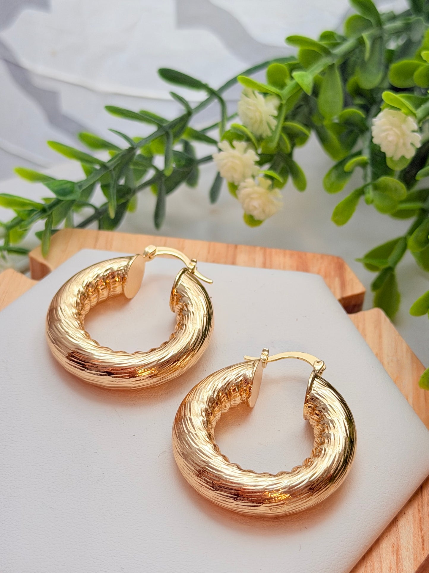 Aros con detalles ancho