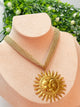 Collar dorado de sol