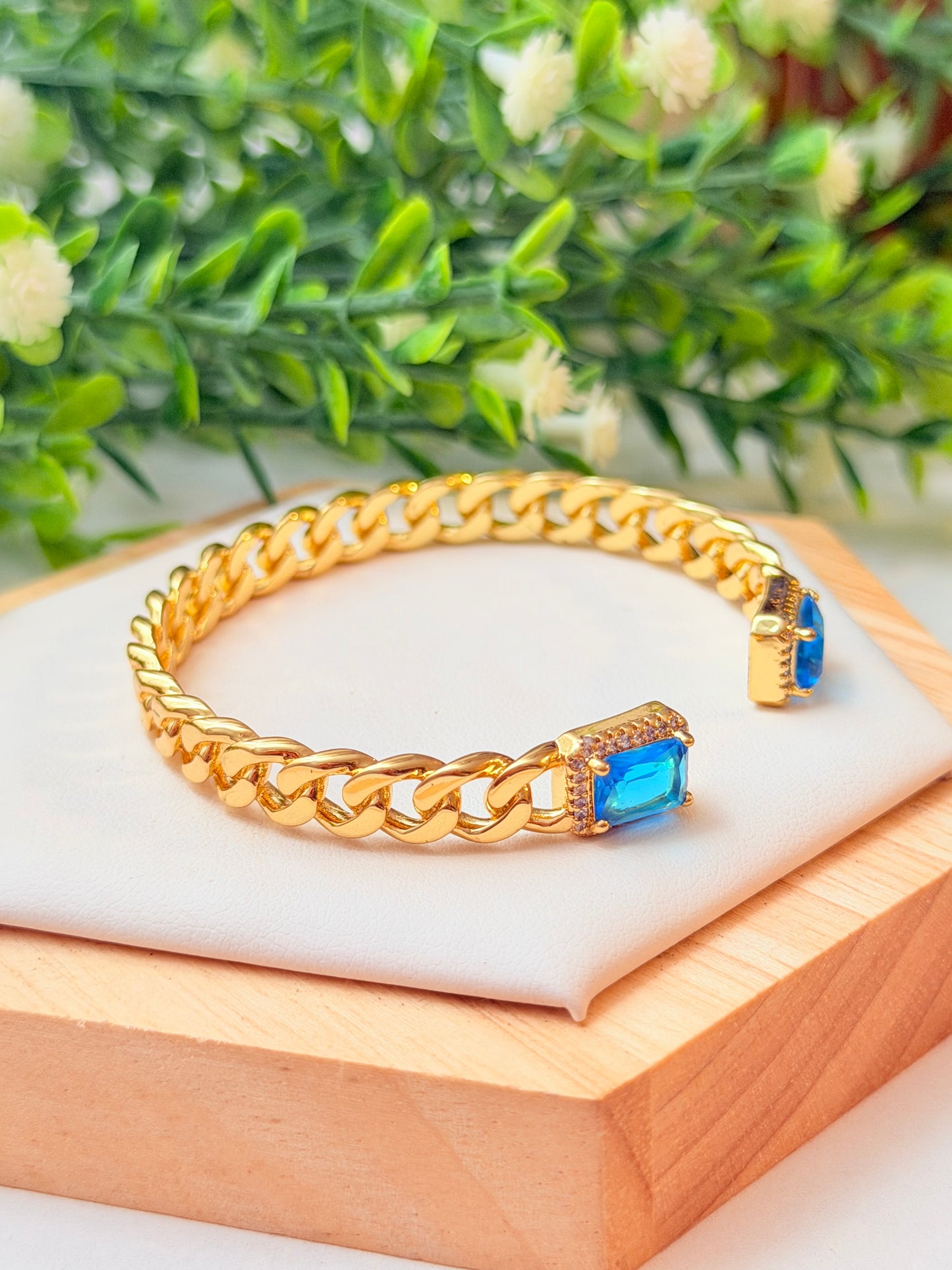 Bangel con zirconias azul